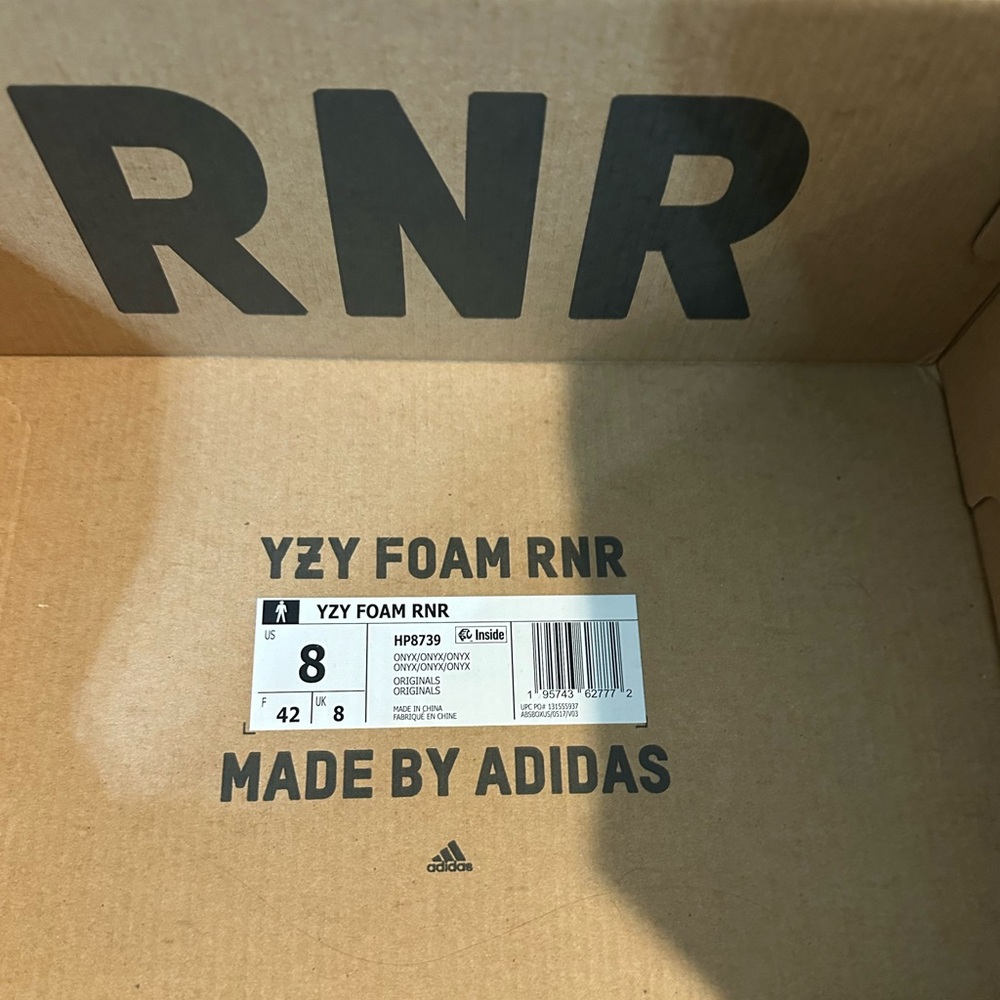 YEEZY RNR FOAM